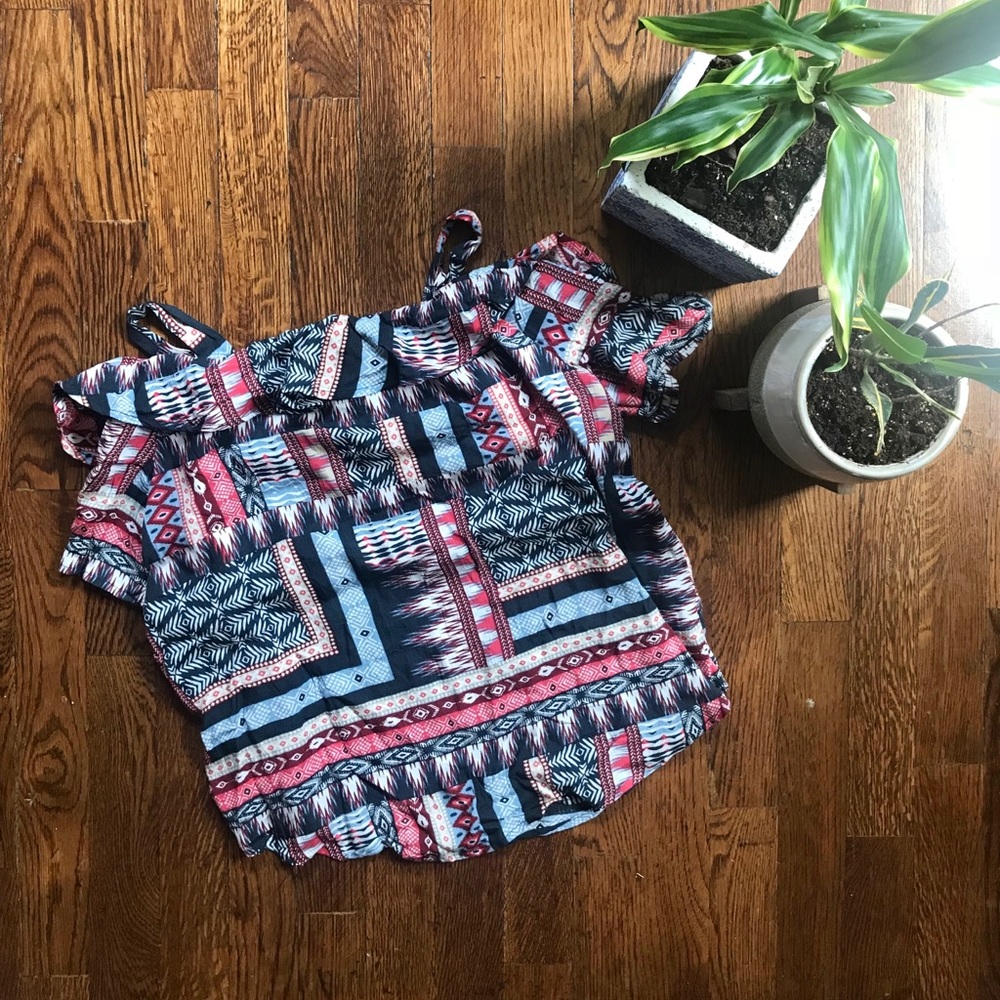 Patterned top - Picture 2 of 3